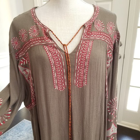 Umgee Dress Extensive Embordered Detail  Large - Picture 7 of 11